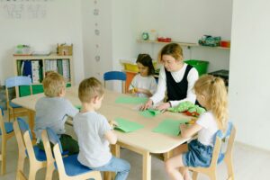 Assistantes maternelles : un métier à revaloriser face à la pénurie