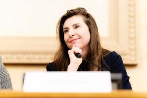 Carlotta Gradin : « dans la pratique, les lois restent insuffisantes pour prévenir les violences numériques et protéger efficacement les victimes »