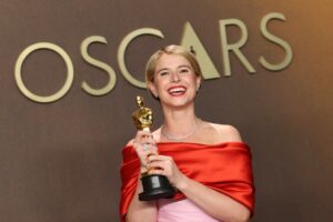 Jessie Buckley, Oscar de la meilleure actrice pour “Hamnet” : l’ascension magnétique de la nouvelle star irlandaise