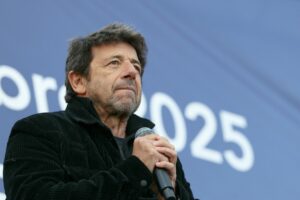 Affaire Patrick Bruel : le parquet rouvre l&rsquo;enquête pour viol après la multiplication des plaintes
