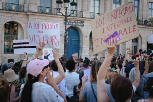 Affaire Lyhanna : la loi intégrale contre les violences sexuelles examinée à l&rsquo;automne, les associations saluent une « victoire d&rsquo;étape »