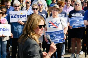 Mid-Terms – Ohio : « Drunk Mom », médicaments, vie privée… Amy Acton ciblée par une campagne d’une rare violence