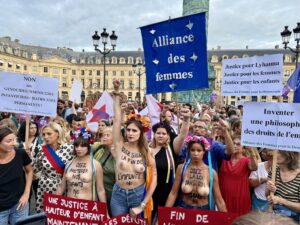 Violences sexuelles : enquête, inceste, école, travail… ce que change la loi intégrale votée par les députés
